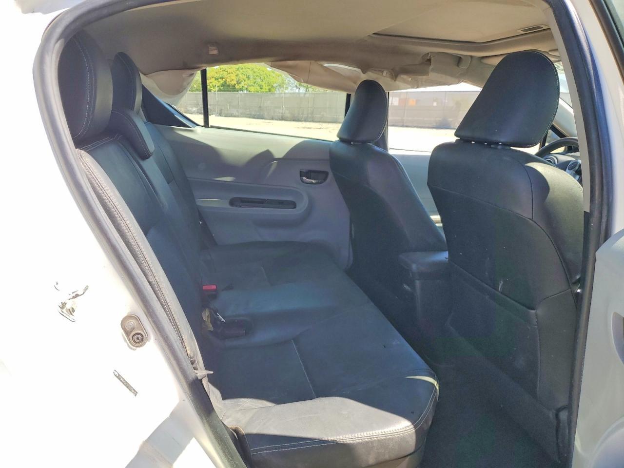 2012 TOYOTA Prius c