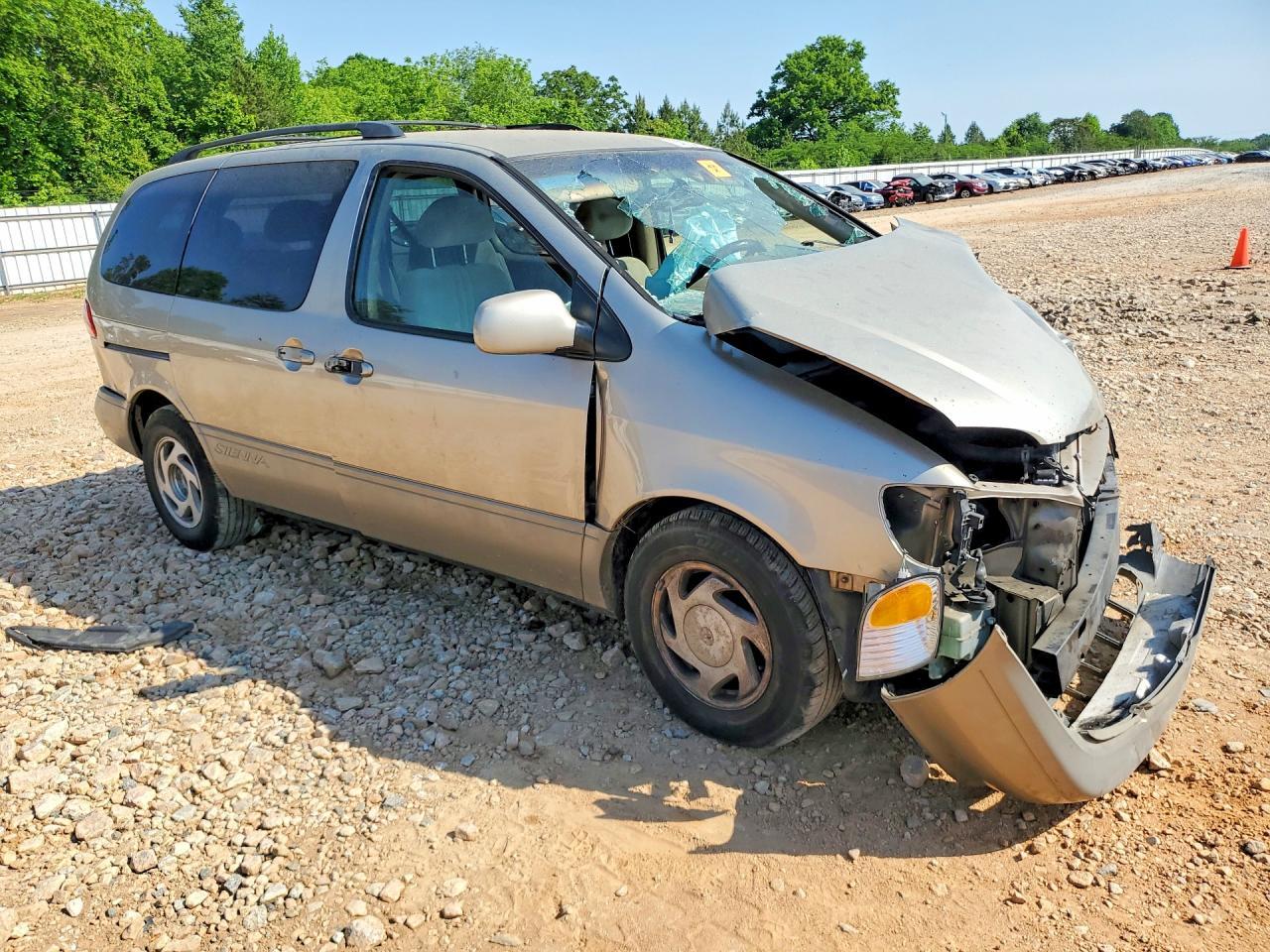 2002 TOYOTA SIENNA