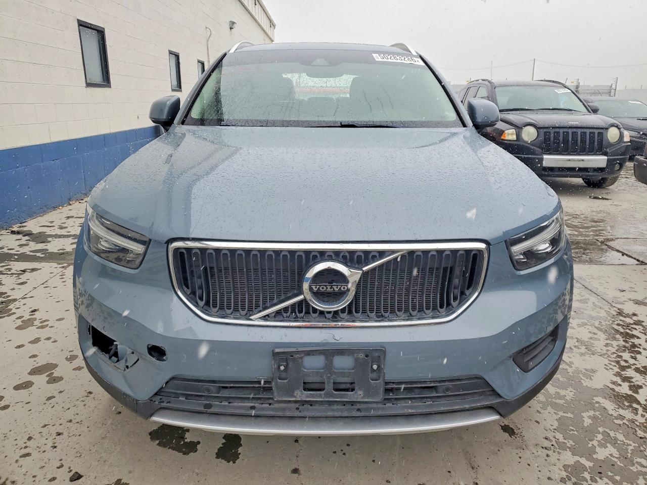2020 VOLVO XC40