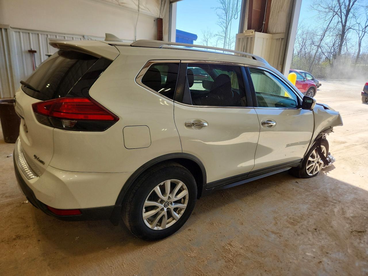 2017 NISSAN ROGUE