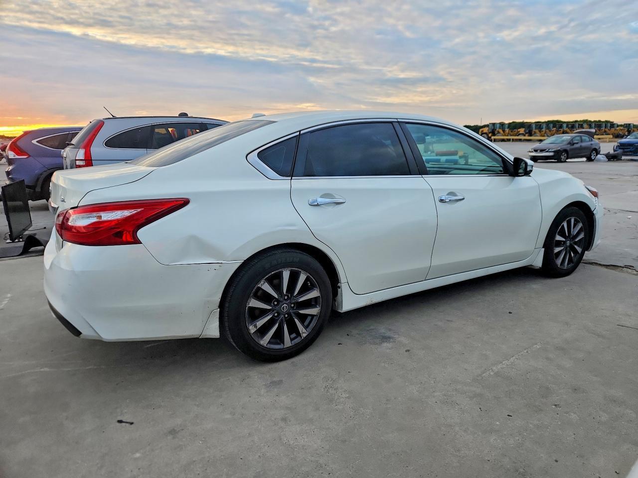 2017 NISSAN ALTIMA