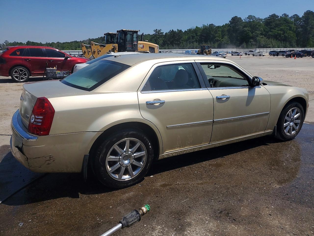2010 CHRYSLER 300