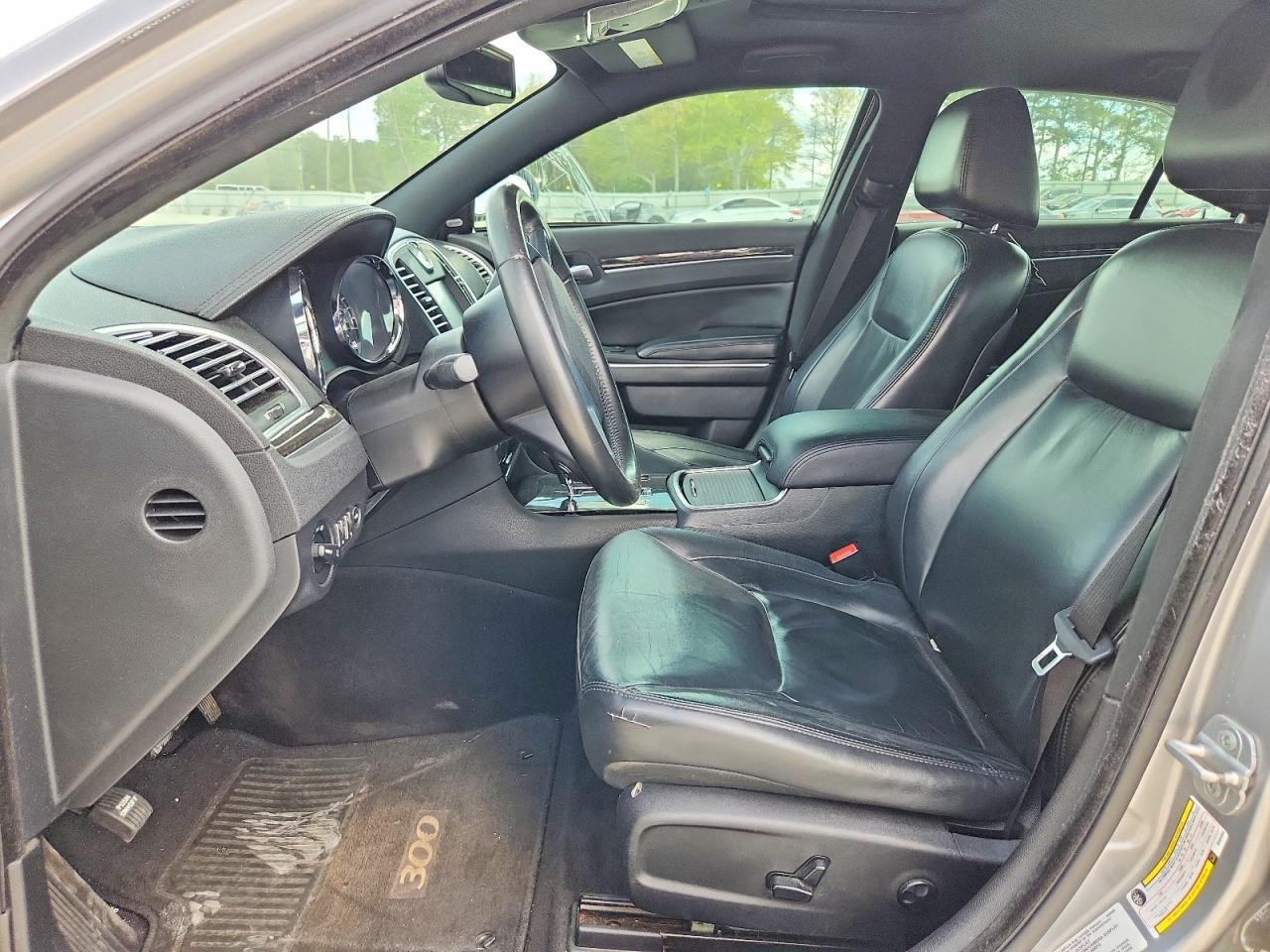 2011 CHRYSLER 300