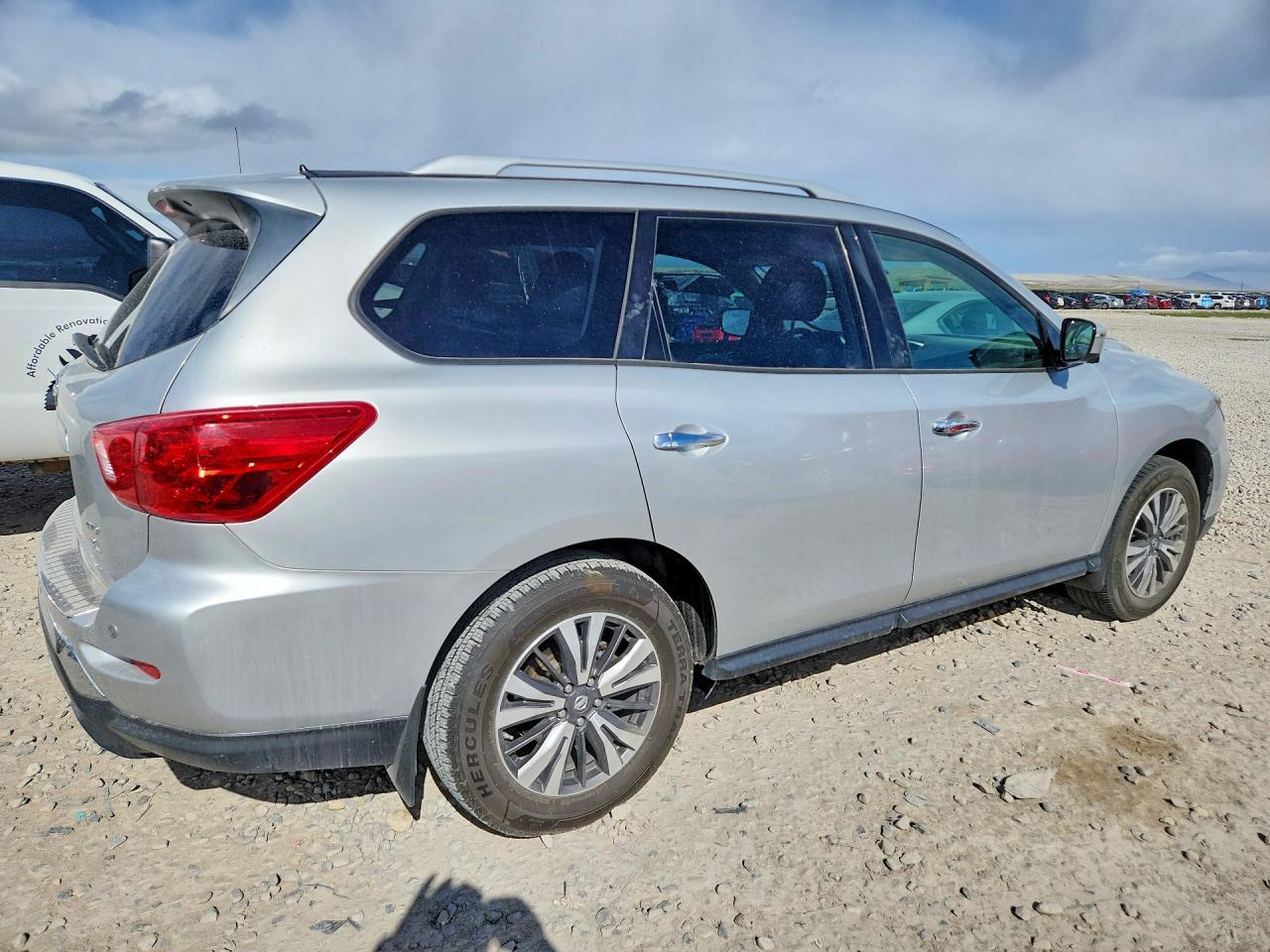 2017 NISSAN PATHFINDER