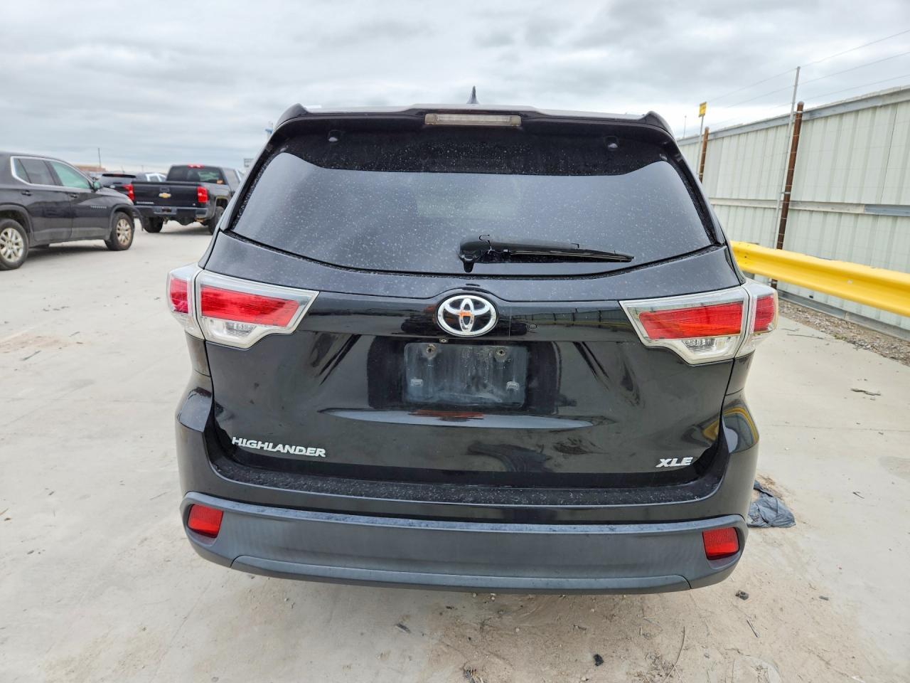 2016 TOYOTA HIGHLANDER