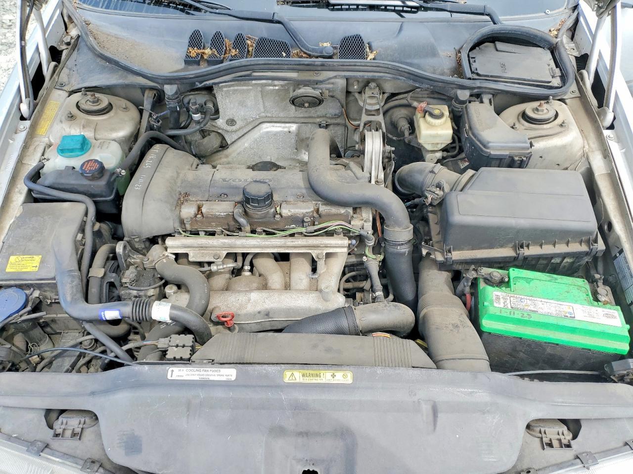 2000 VOLVO V70