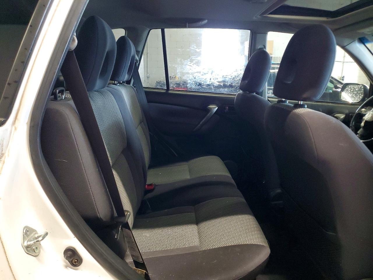 2004 TOYOTA RAV4