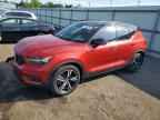 2019 VOLVO XC40