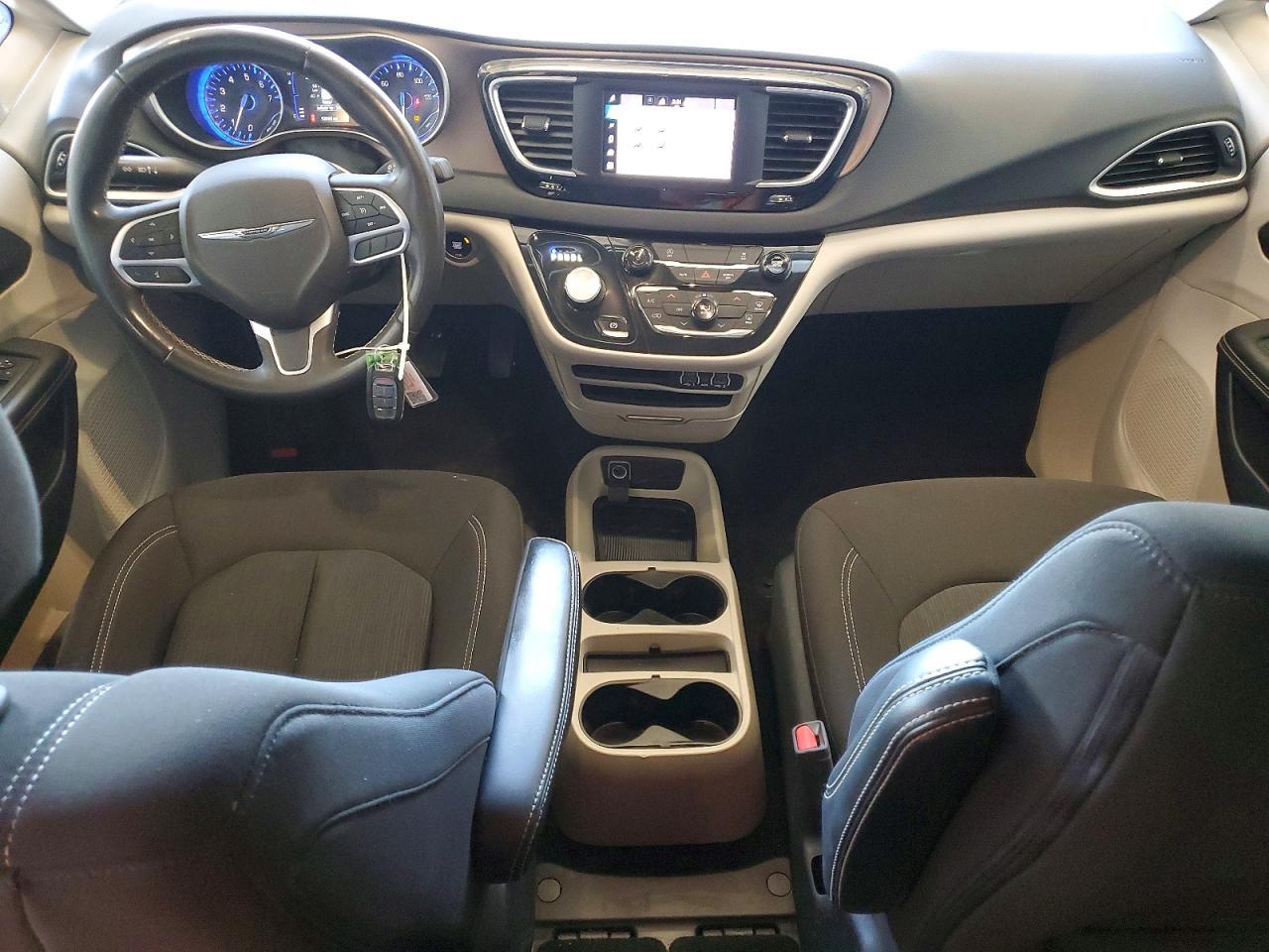 2023 CHRYSLER Voyager