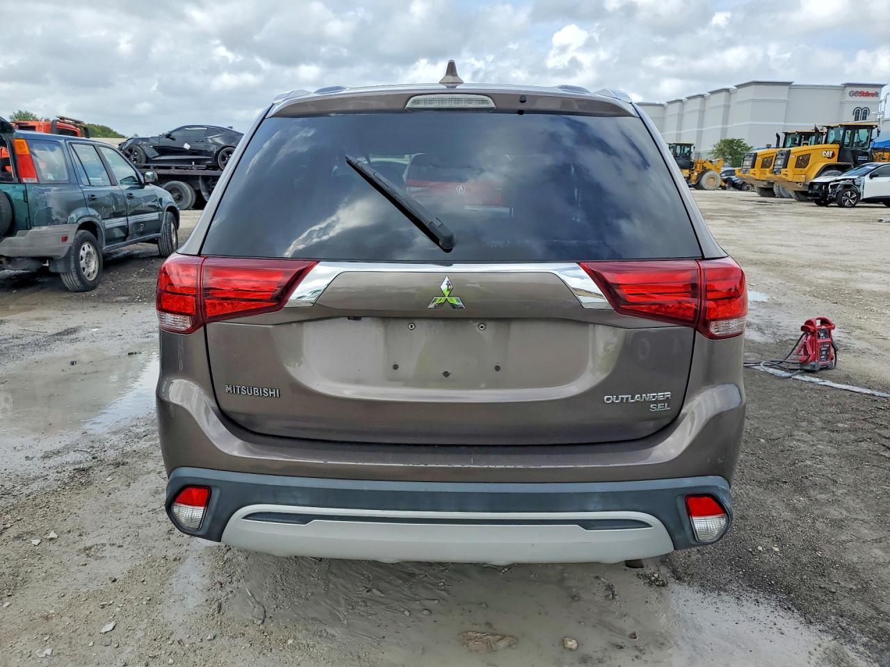 2019 MITSUBISHI outlander
