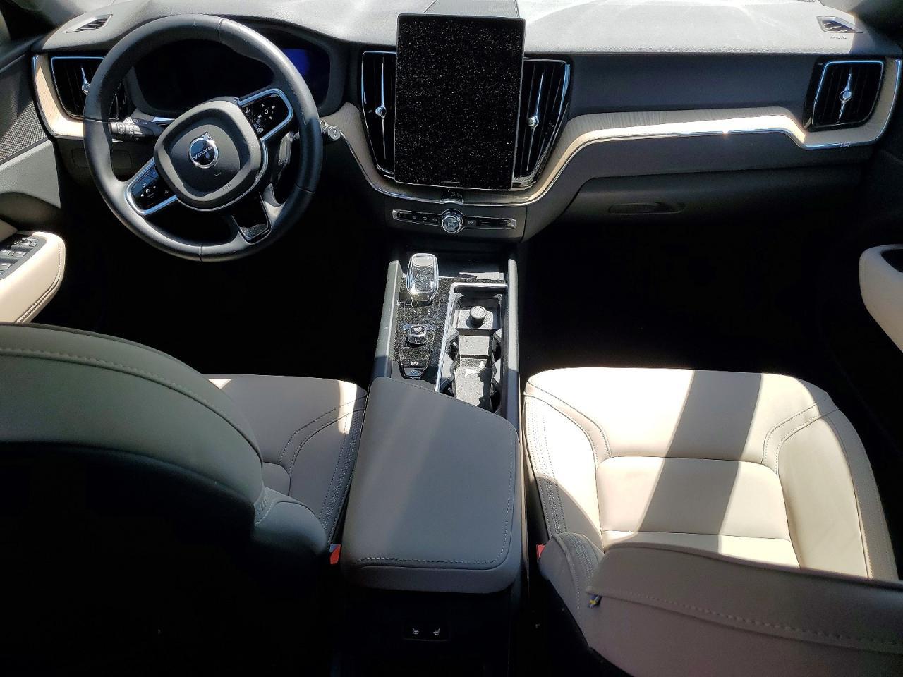2026 VOLVO XC60