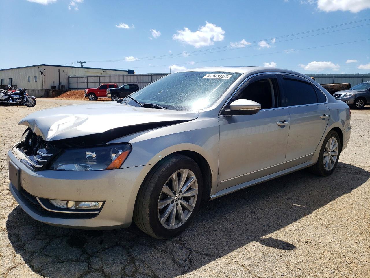 2012 VOLKSWAGEN Passat