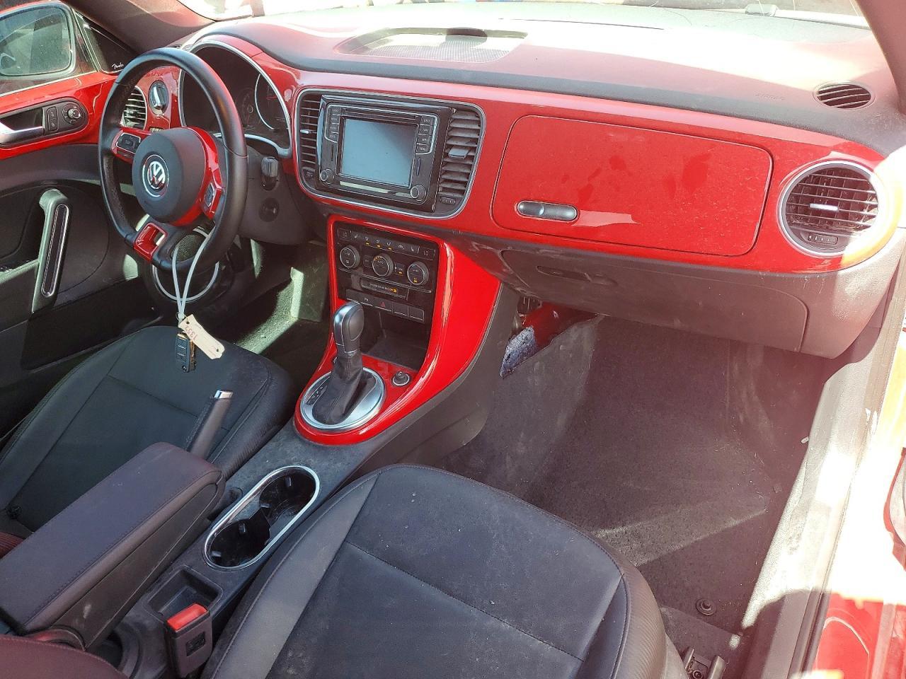 2018 VOLKSWAGEN Beetle