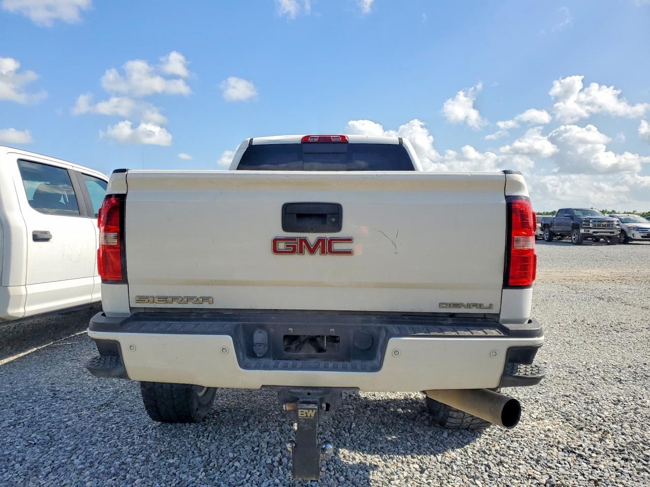 2015 GMC Sierra