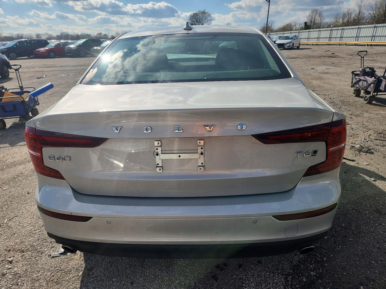 2021 VOLVO S60