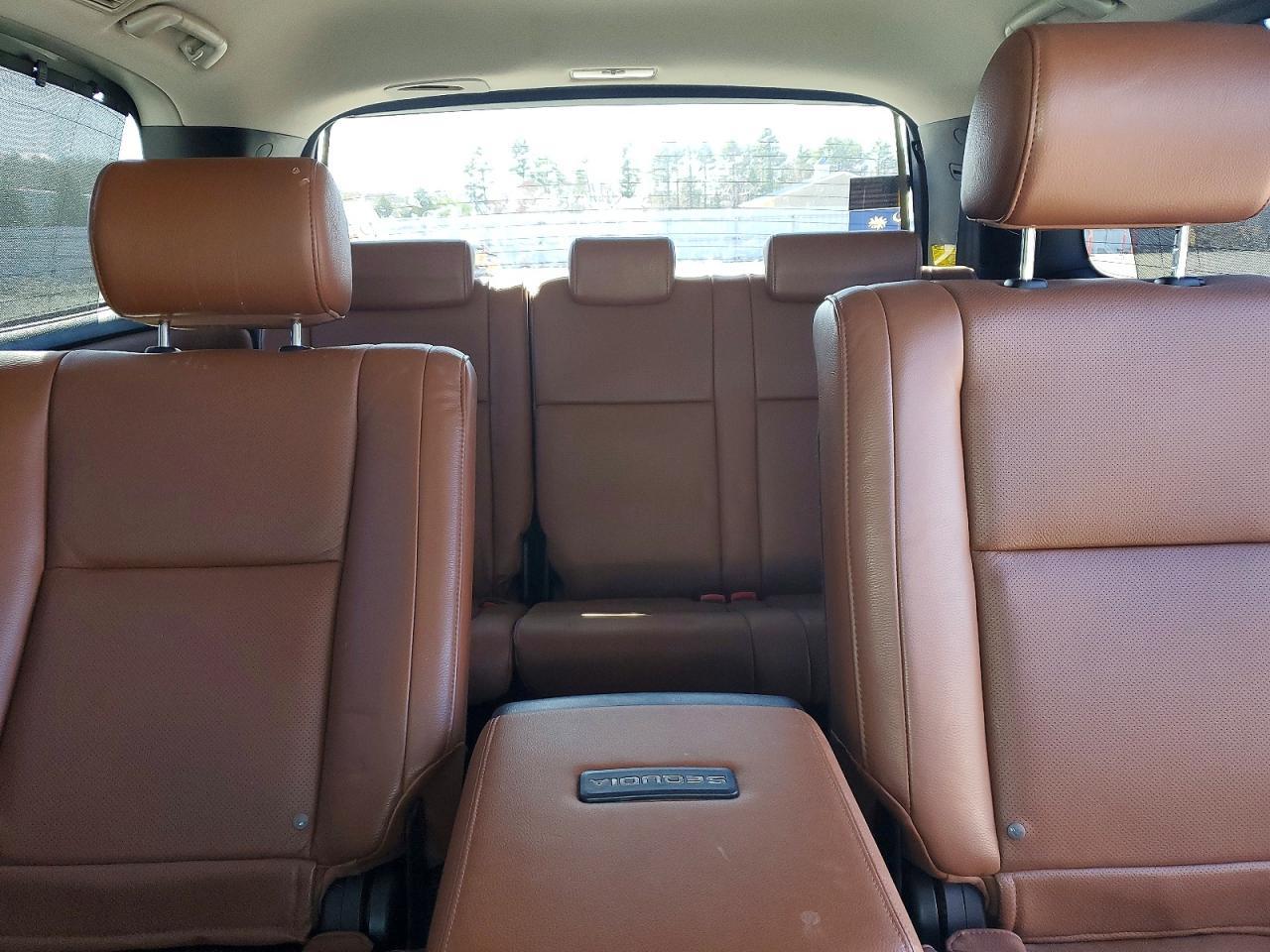 2010 TOYOTA Sequoia