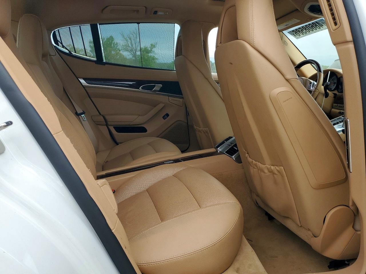2012 PORSCHE Panamera