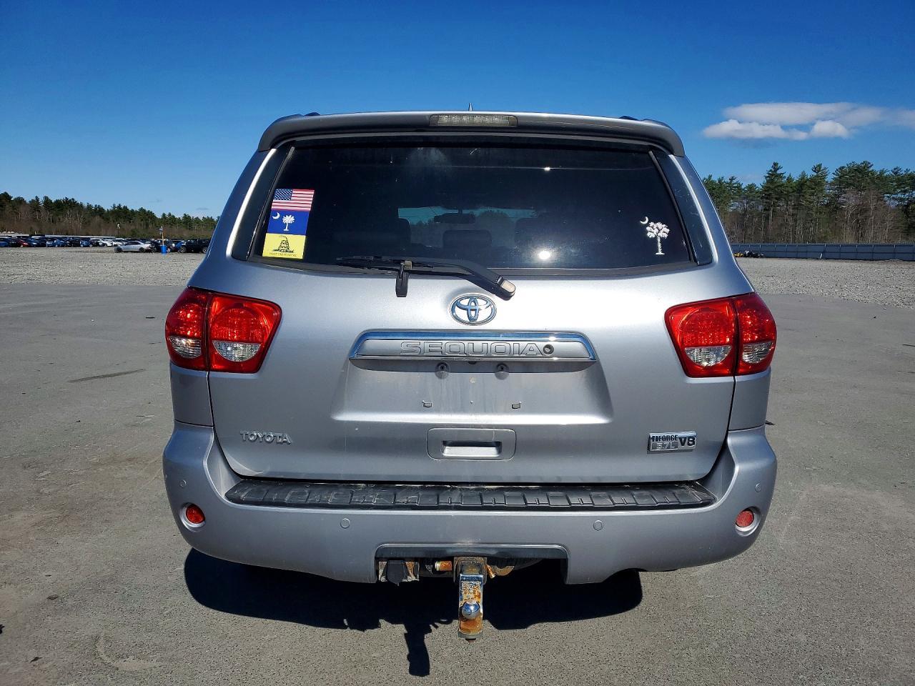 2010 TOYOTA Sequoia
