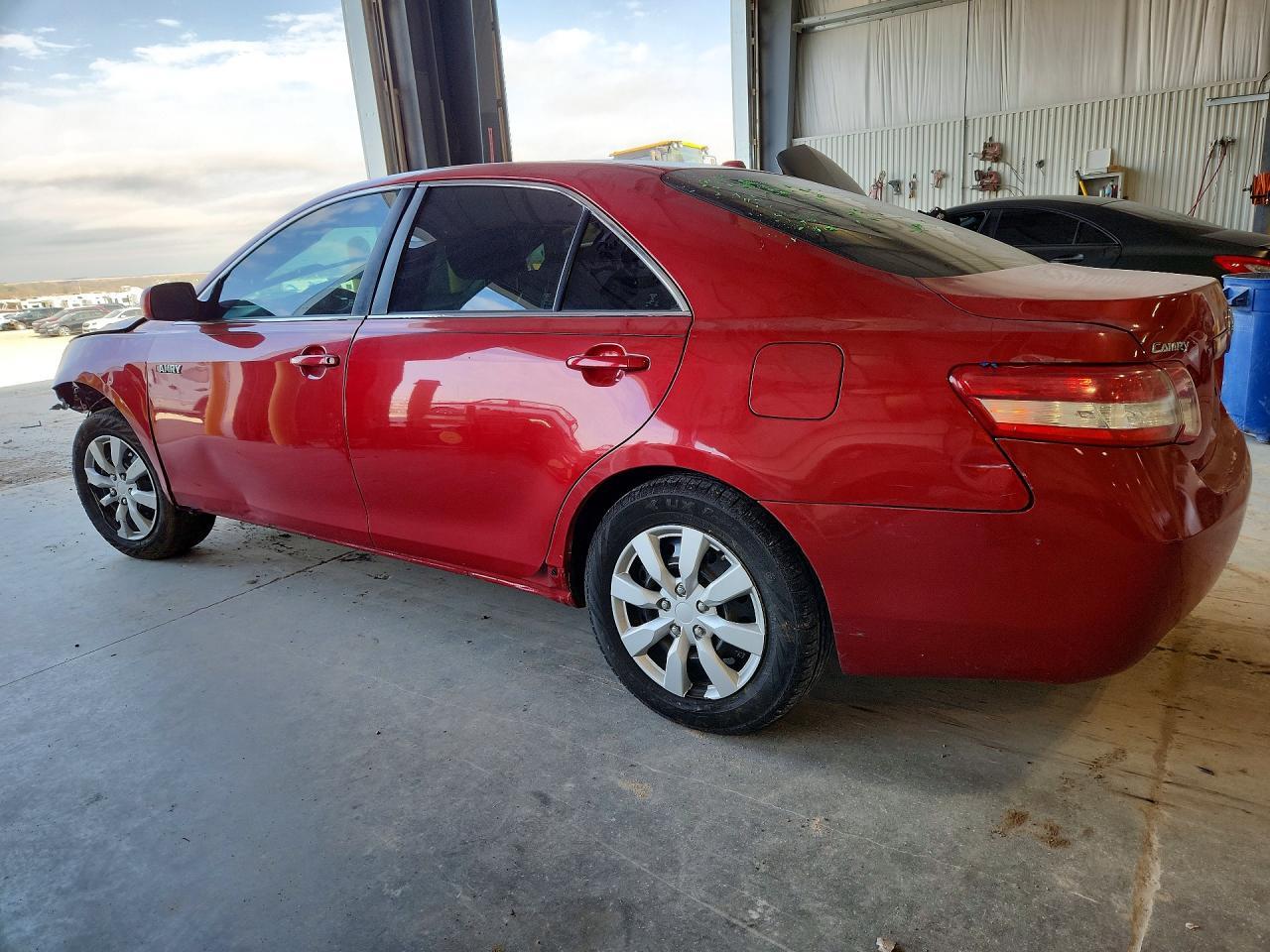 2011 TOYOTA CAMRY