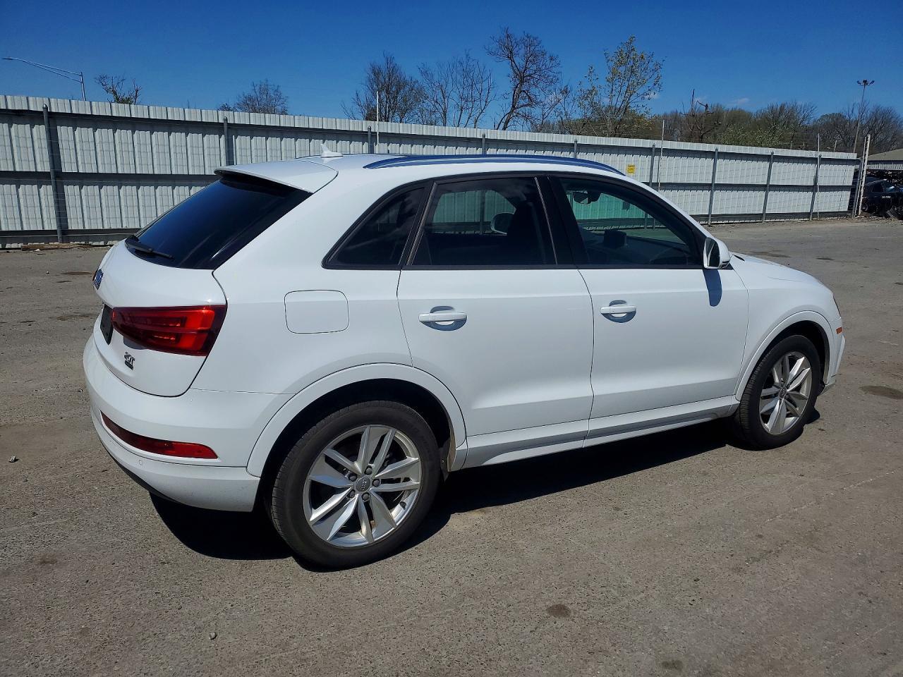 2017 AUDI Q3