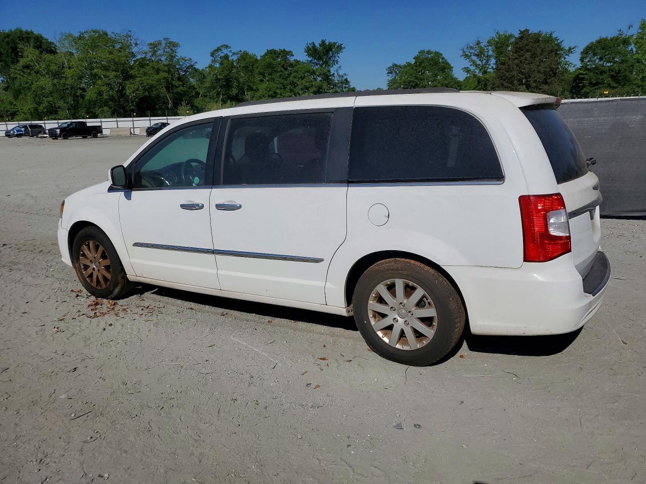 2016 CHRYSLER Town & Country
