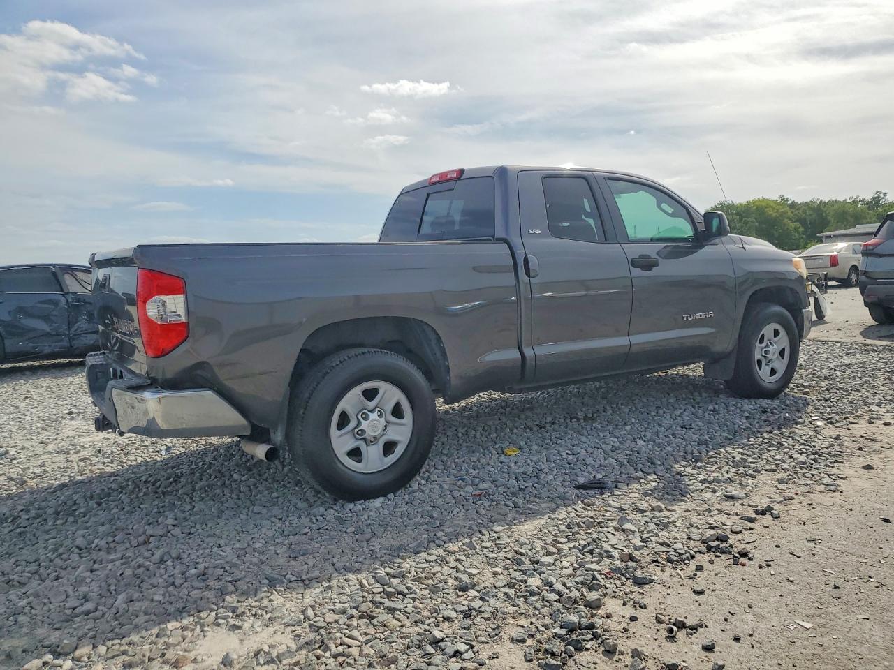 2017 TOYOTA TUNDRA