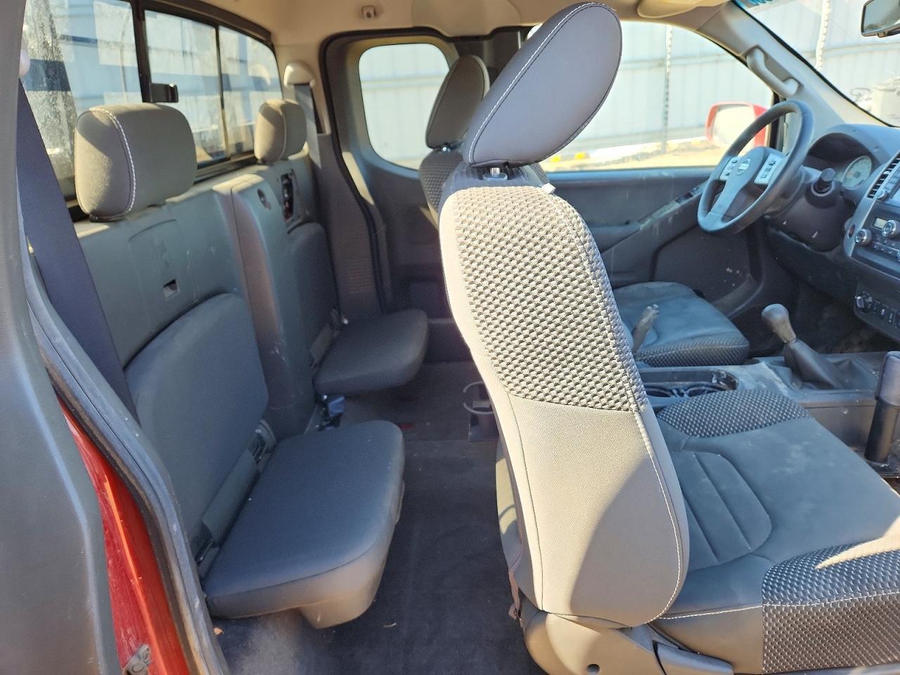 2015 NISSAN Frontier