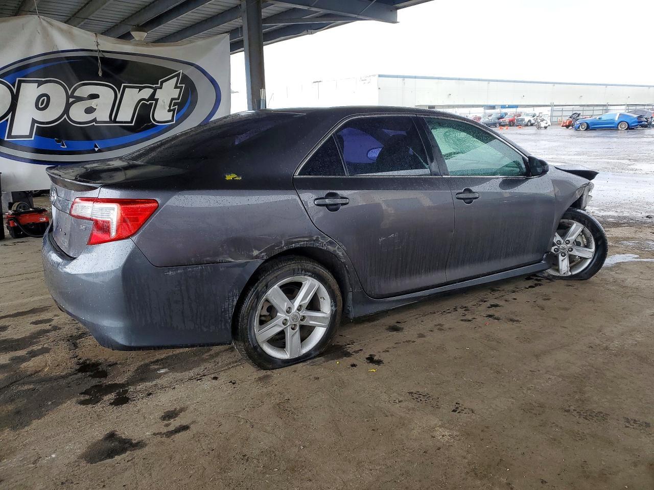2014 TOYOTA CAMRY