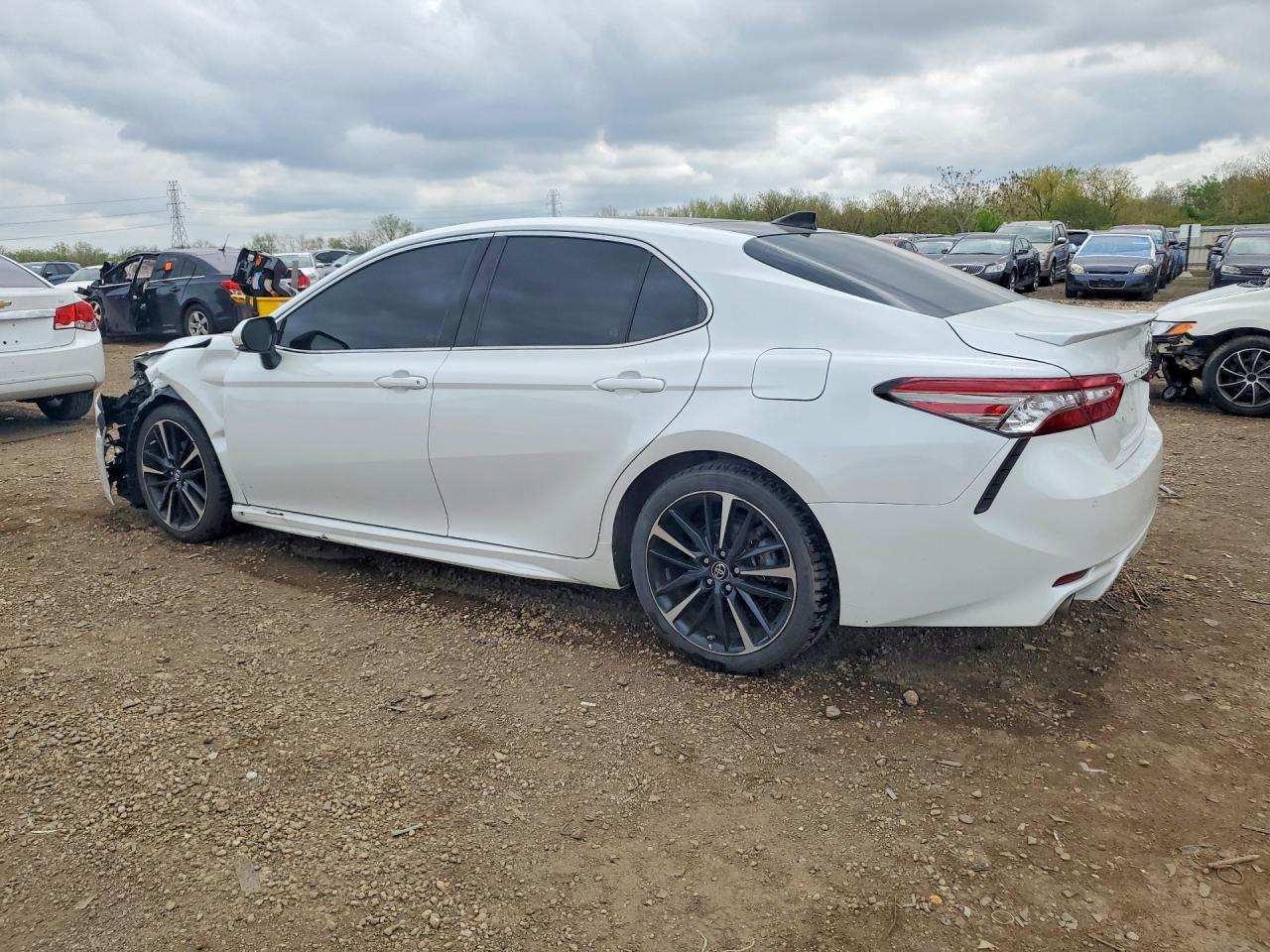 2018 TOYOTA CAMRY