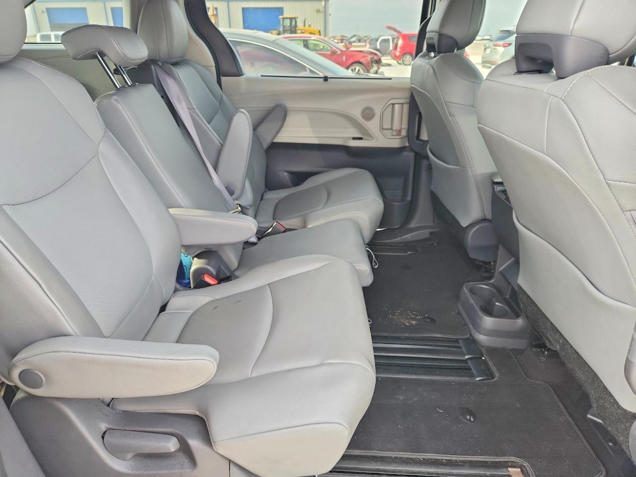 2021 TOYOTA SIENNA