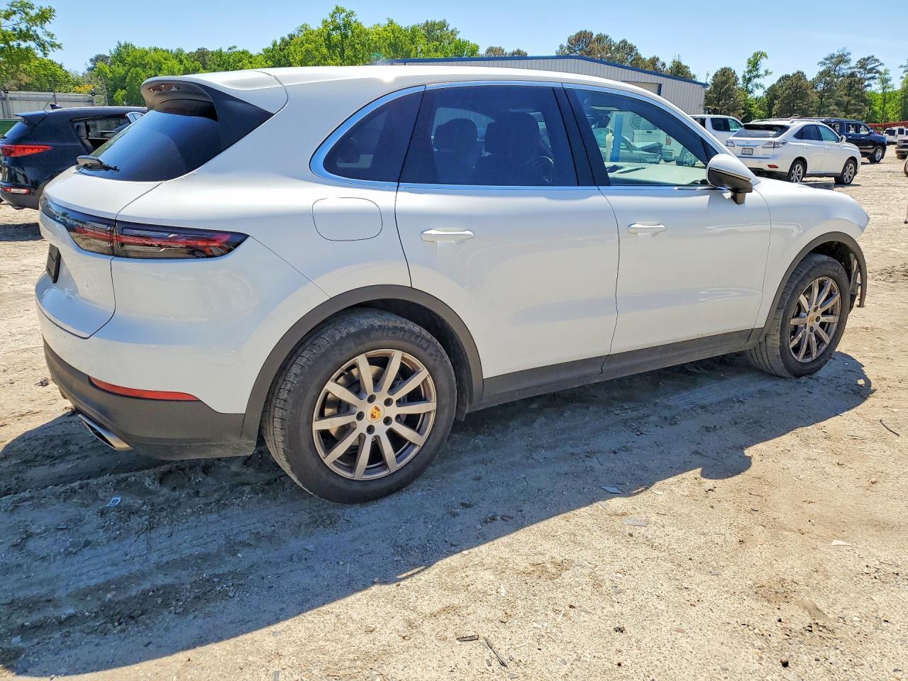 2022 PORSCHE CAYENNE