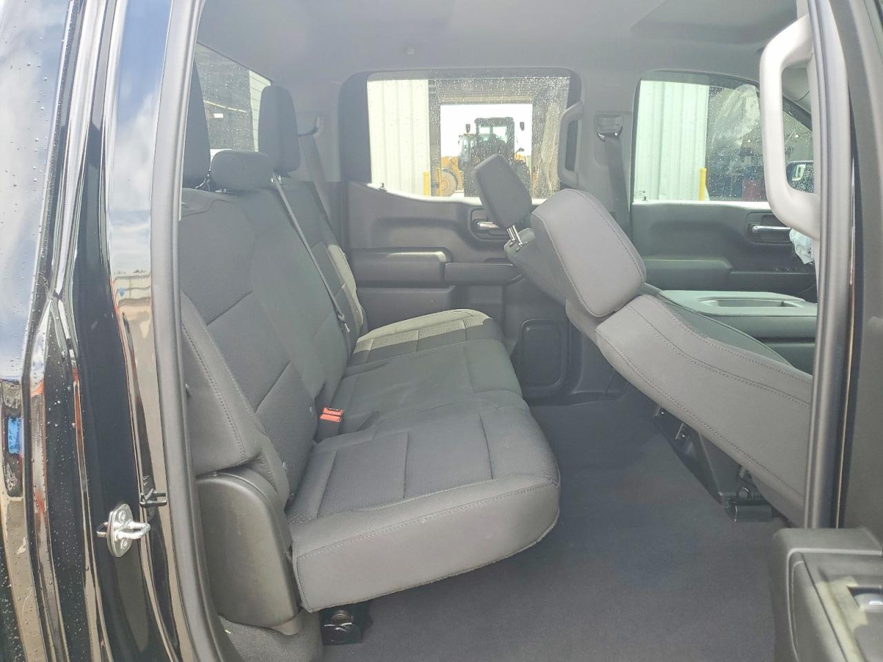 2023 GMC Sierra