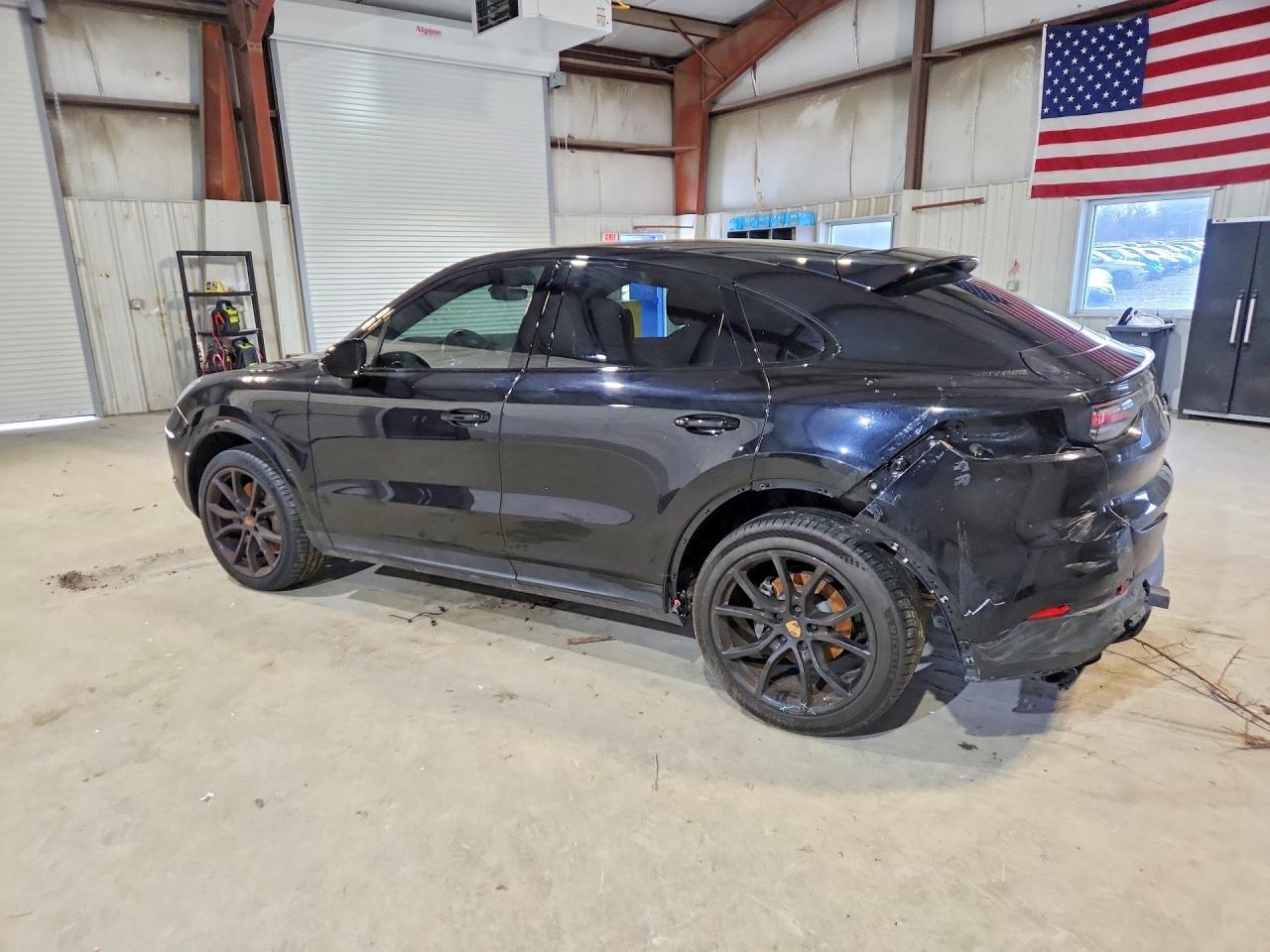 2020 PORSCHE CAYENNE