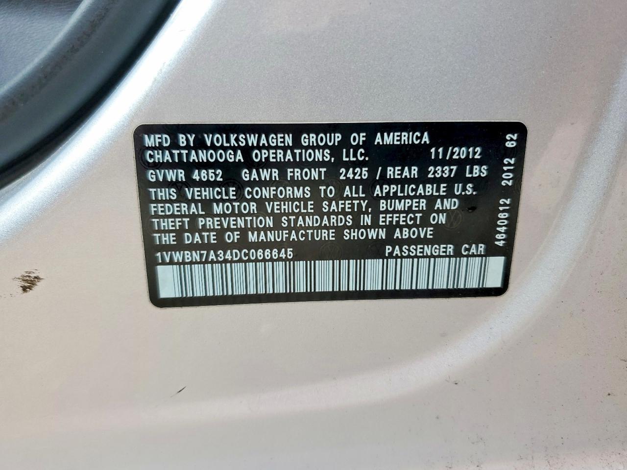 2013 VOLKSWAGEN Passat