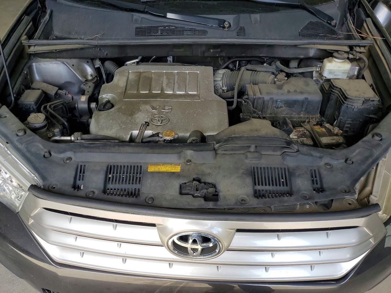 2013 TOYOTA HIGHLANDER