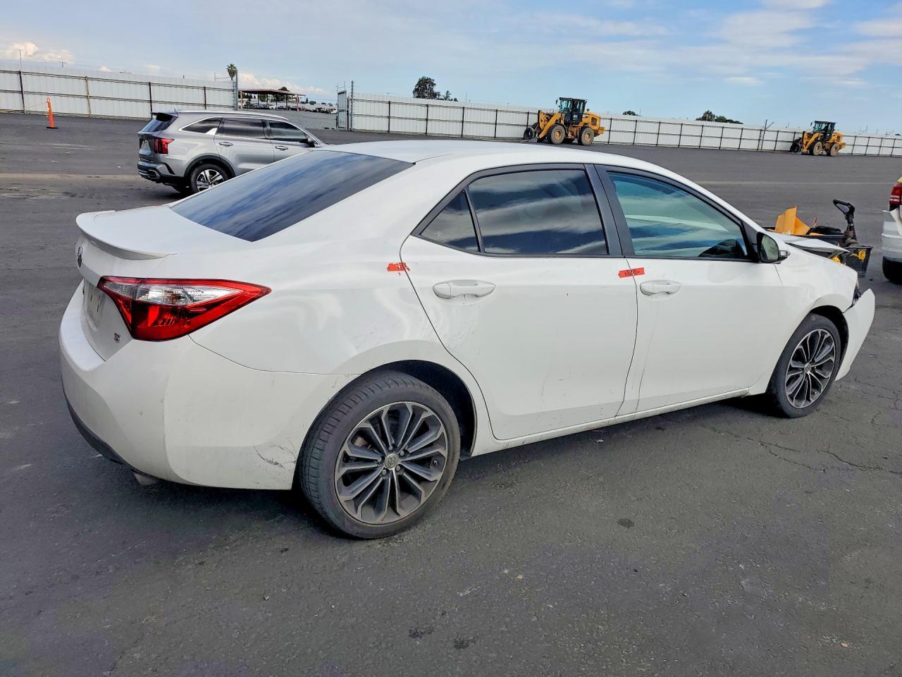2015 TOYOTA COROLLA