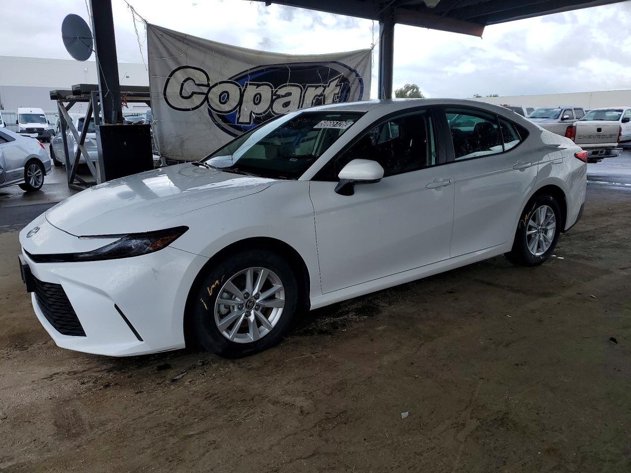 2025 TOYOTA CAMRY