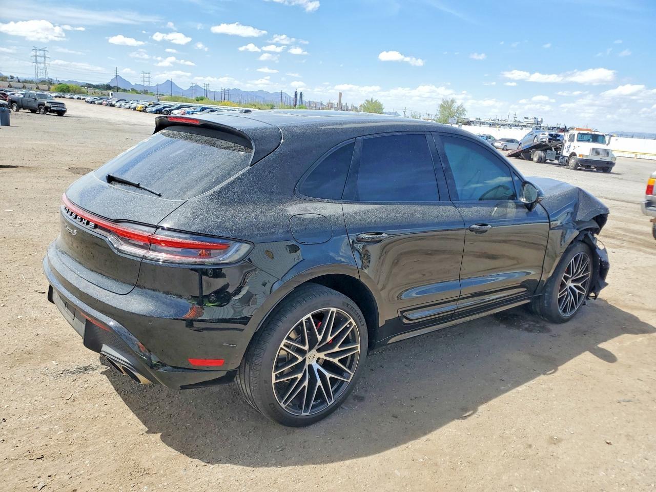 2022 PORSCHE Macan