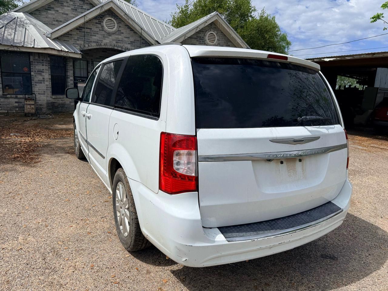 2016 CHRYSLER Town & Country