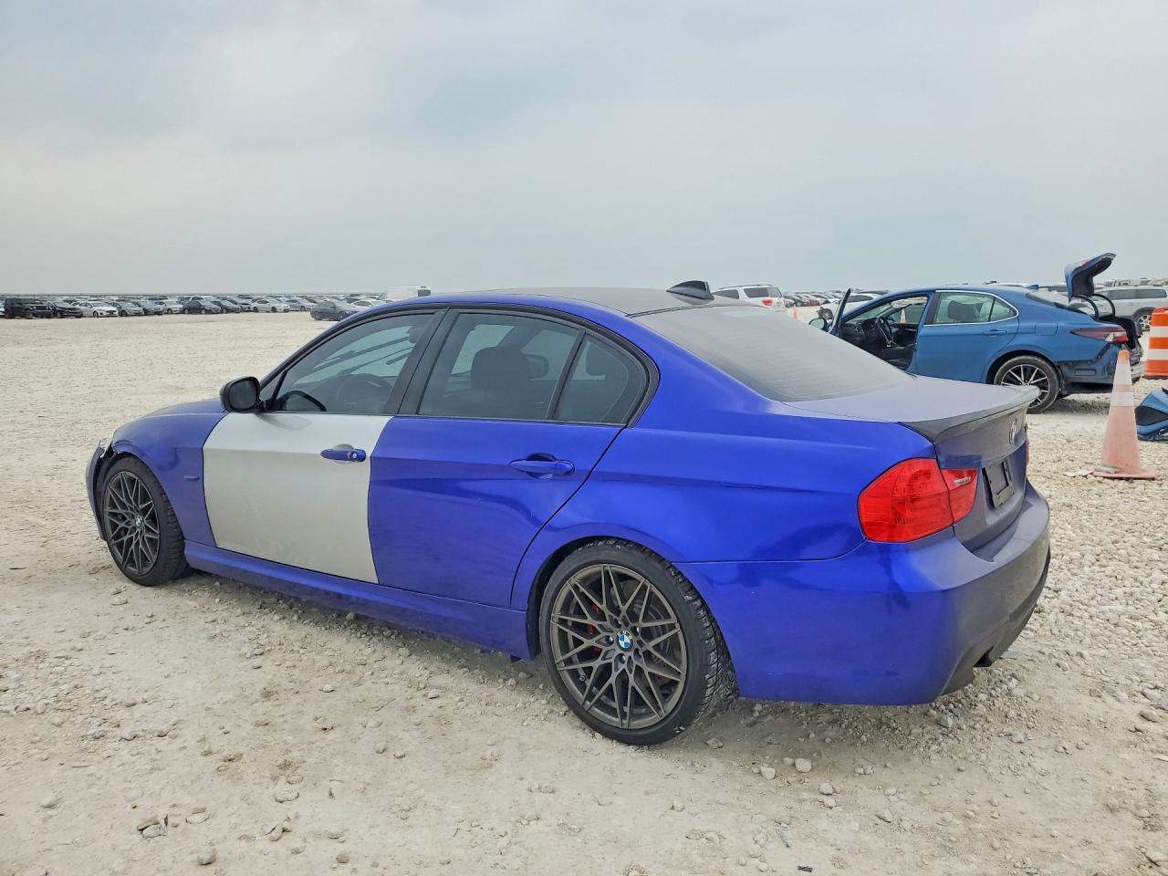 2011 BMW 3 SERIES