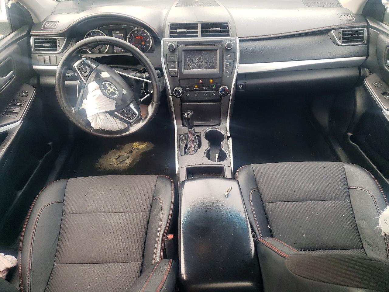 2016 TOYOTA CAMRY