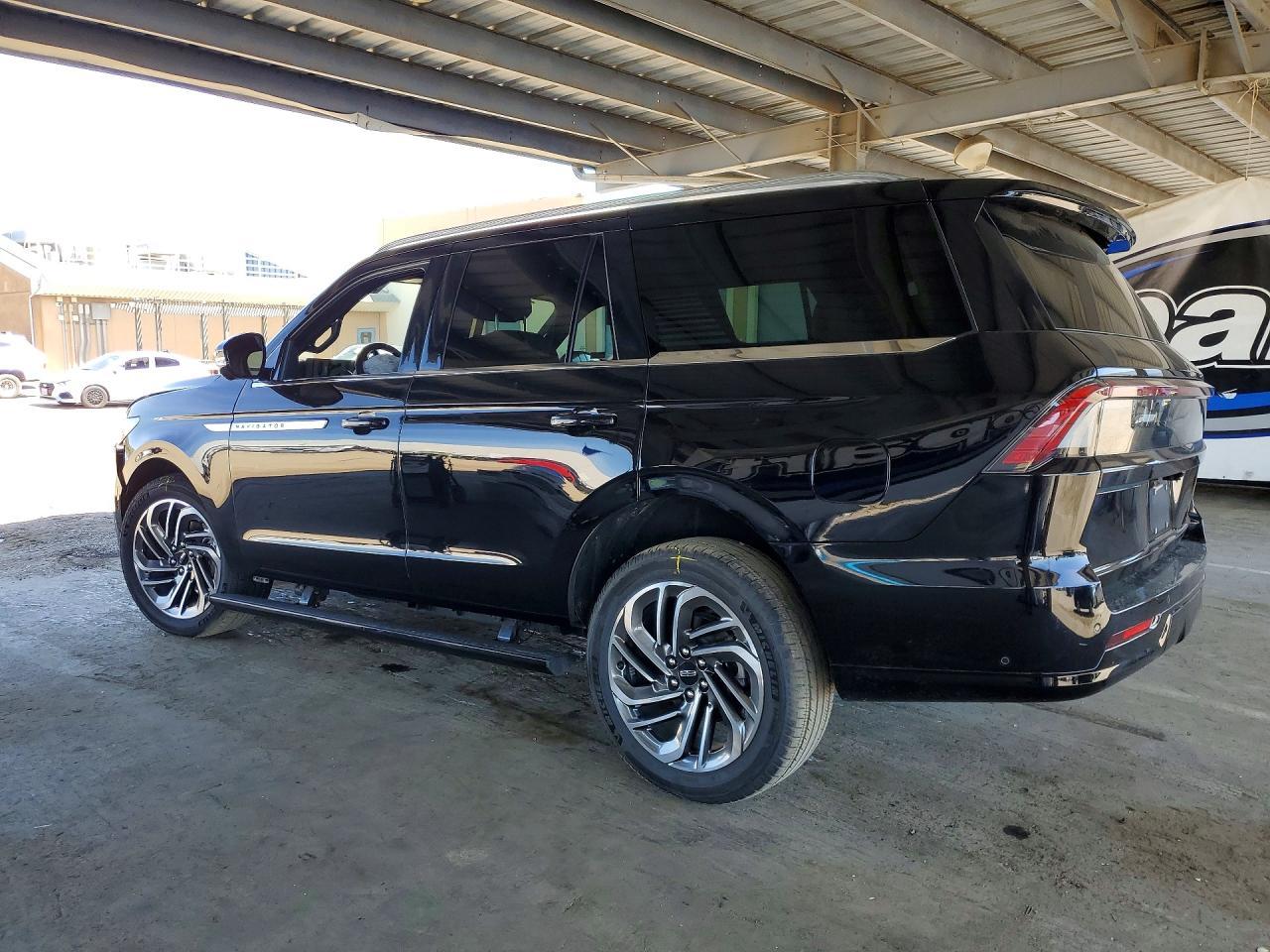 2025 LINCOLN Navigator