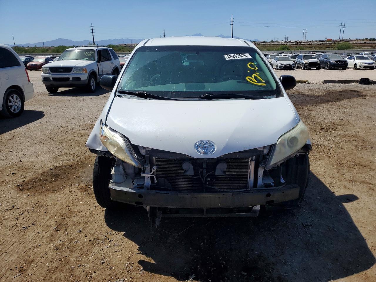 2012 TOYOTA SIENNA