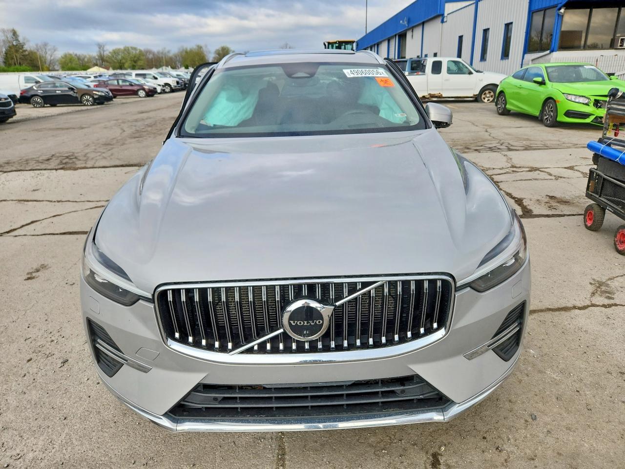 2022 VOLVO XC60