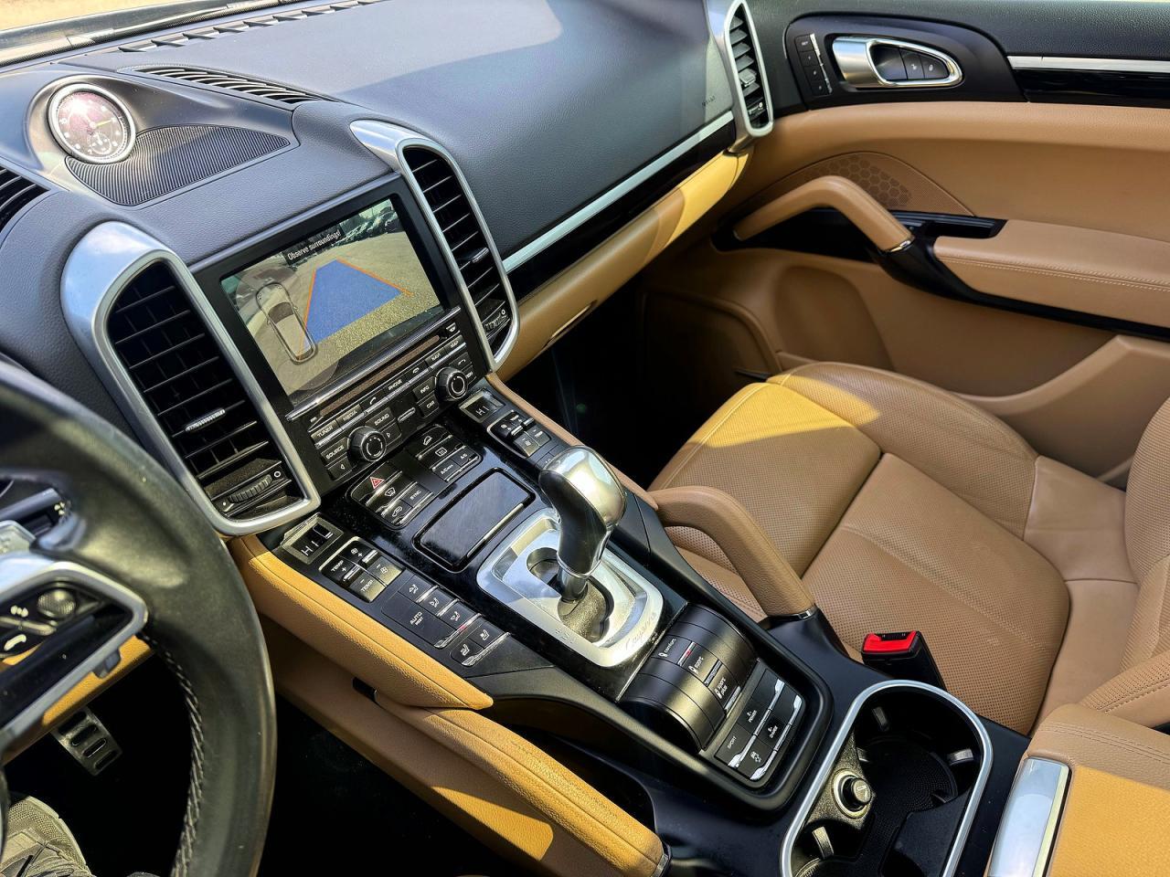 2016 PORSCHE CAYENNE