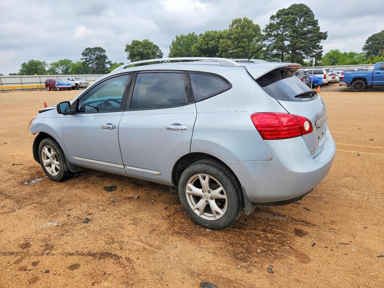 2015 NISSAN ROGUE