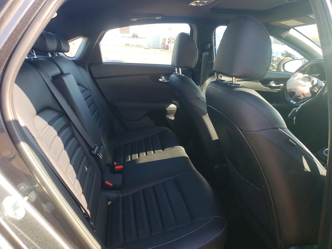 2023 KIA FORTE