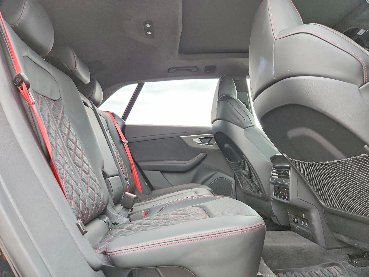 2025 AUDI SQ8