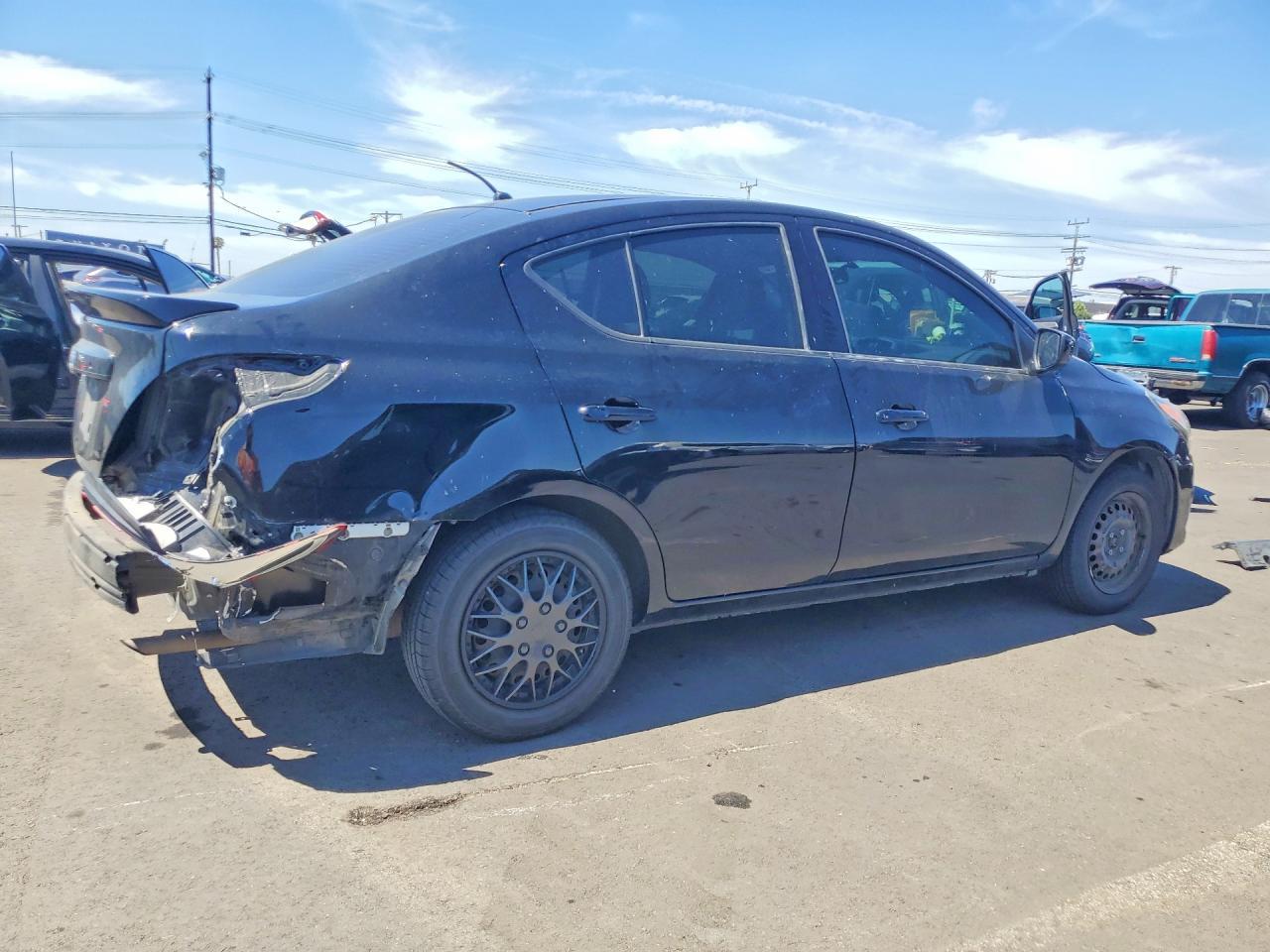 2019 NISSAN VERSA