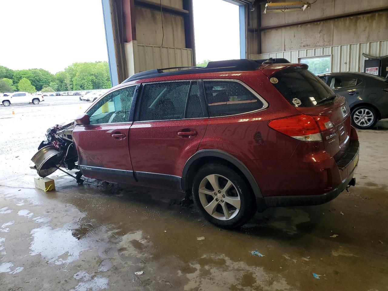 2013 SUBARU Outback